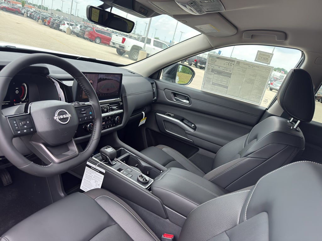 2026 Nissan Pathfinder SL 4WD