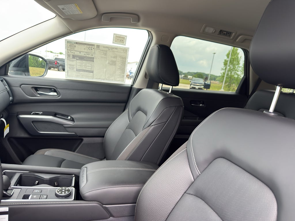 2026 Nissan Pathfinder SL 4WD