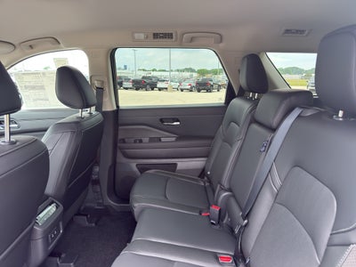 2026 Nissan Pathfinder SL 4WD