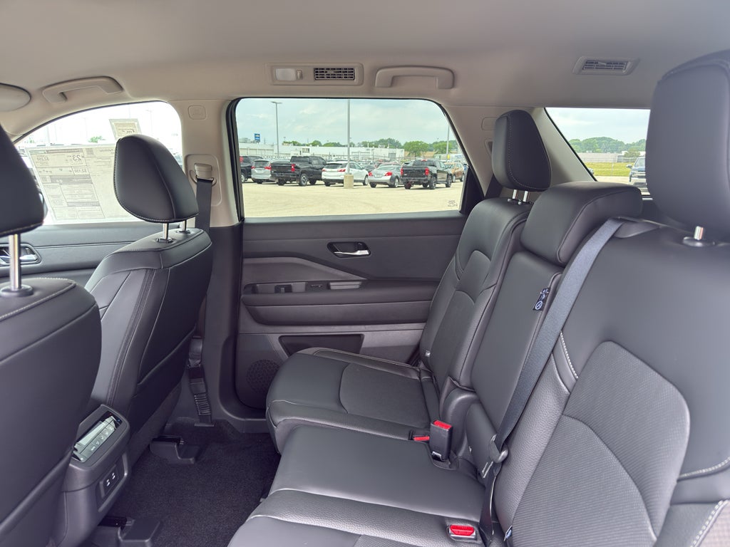 2026 Nissan Pathfinder SL 4WD