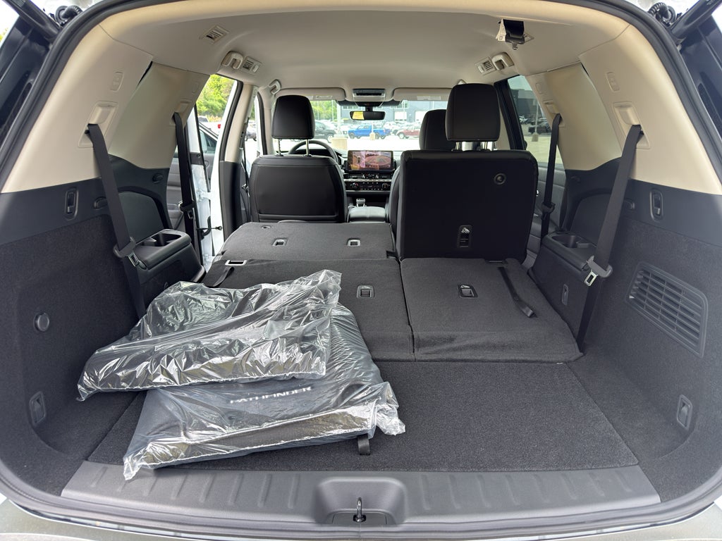 2026 Nissan Pathfinder SL 4WD