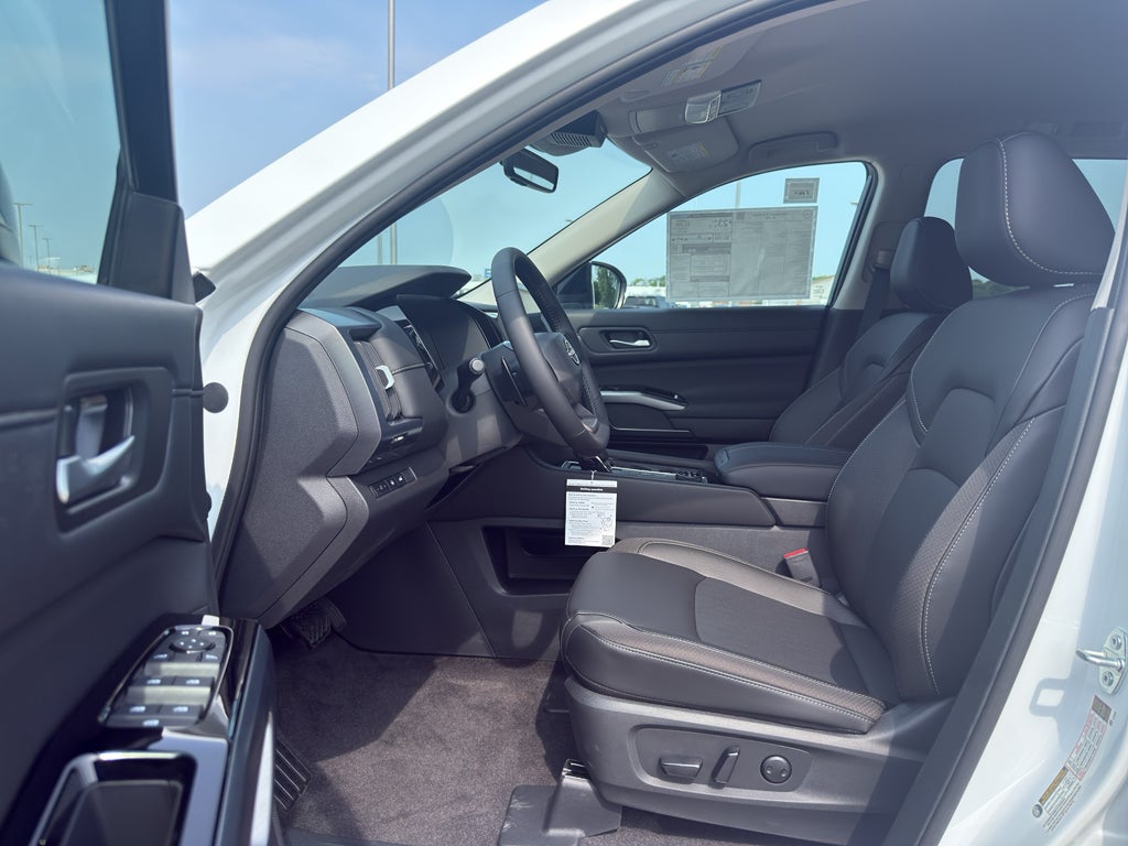 2026 Nissan Pathfinder SL 4WD