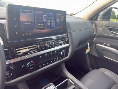 2026 Nissan Pathfinder SL 4WD
