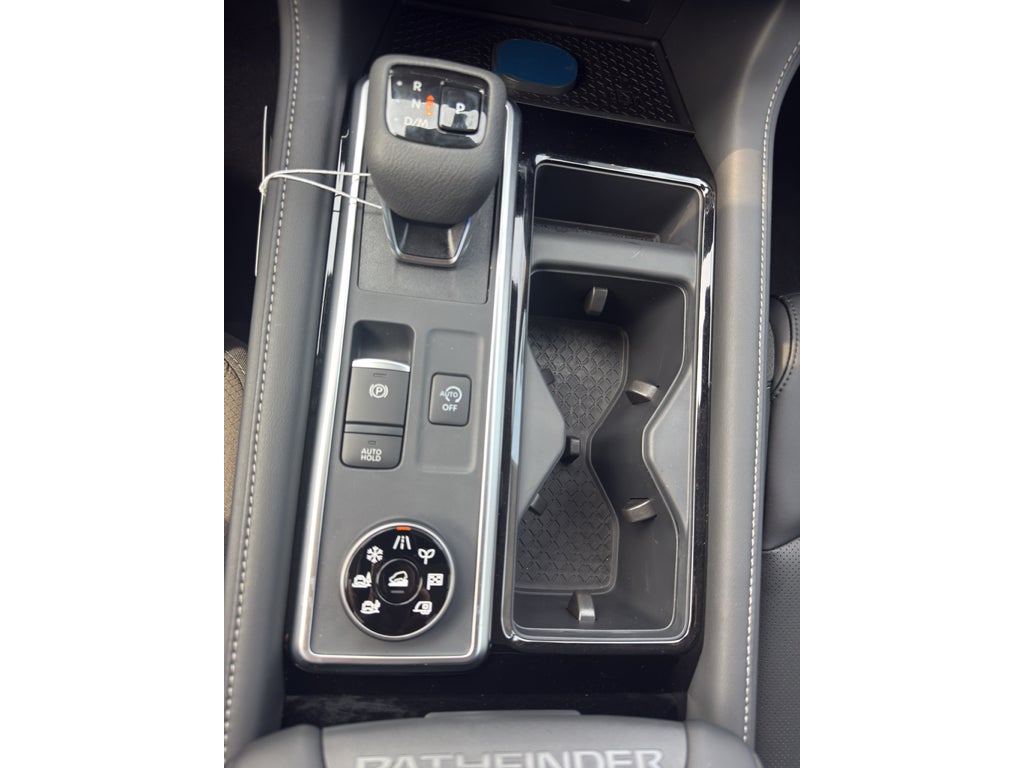 2026 Nissan Pathfinder SL 4WD