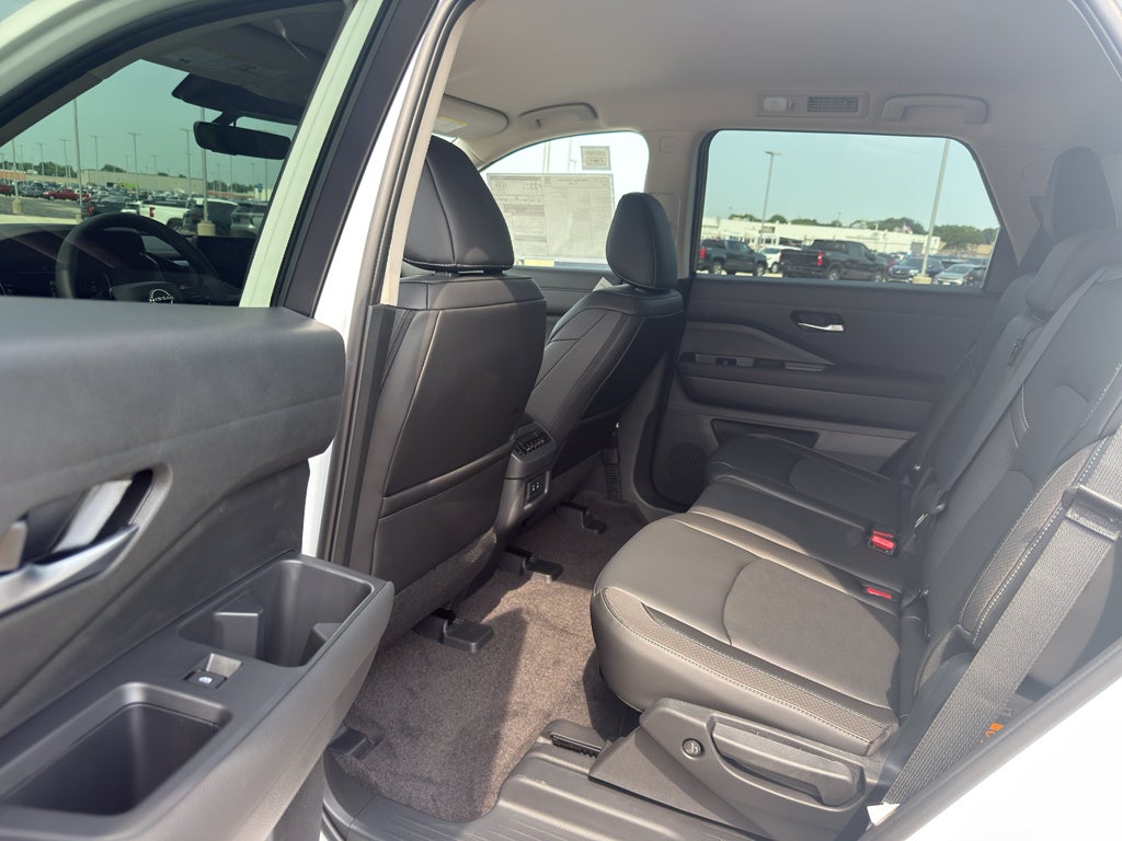 2026 Nissan Pathfinder SL 4WD