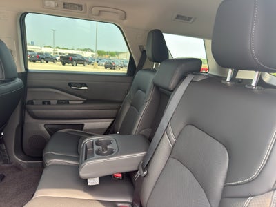2026 Nissan Pathfinder SL 4WD