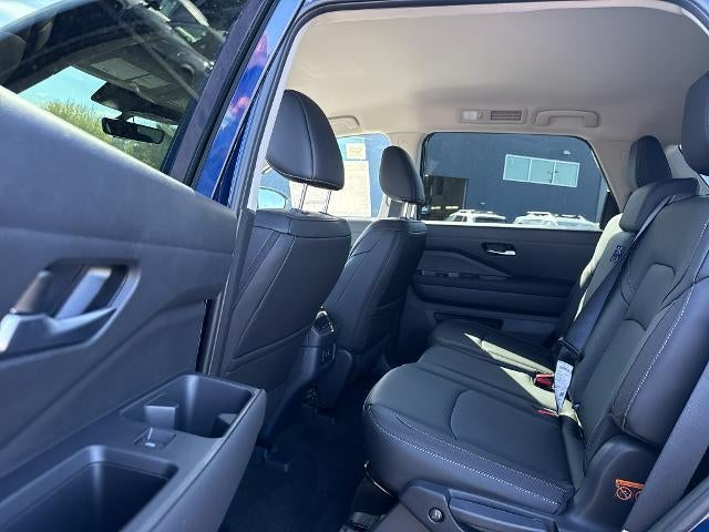 2026 Nissan Pathfinder SL 4WD