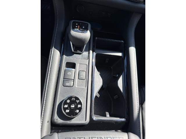 2026 Nissan Pathfinder SL 4WD