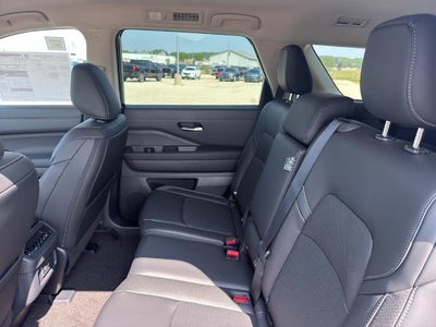 2026 Nissan Pathfinder SL 4WD
