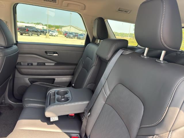 2026 Nissan Pathfinder SL 4WD