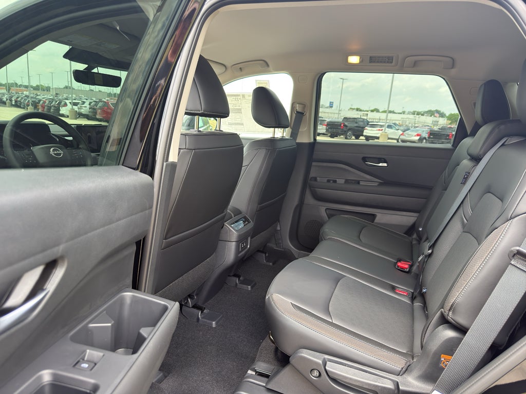 2026 Nissan Pathfinder SL 4WD
