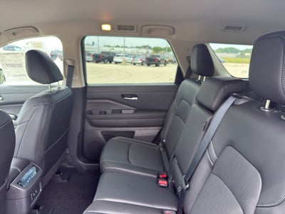 2026 Nissan Pathfinder SL 4WD