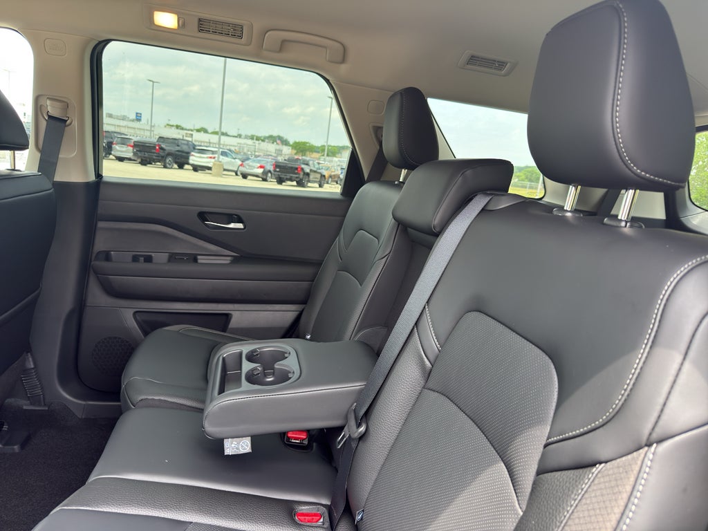 2026 Nissan Pathfinder SL 4WD