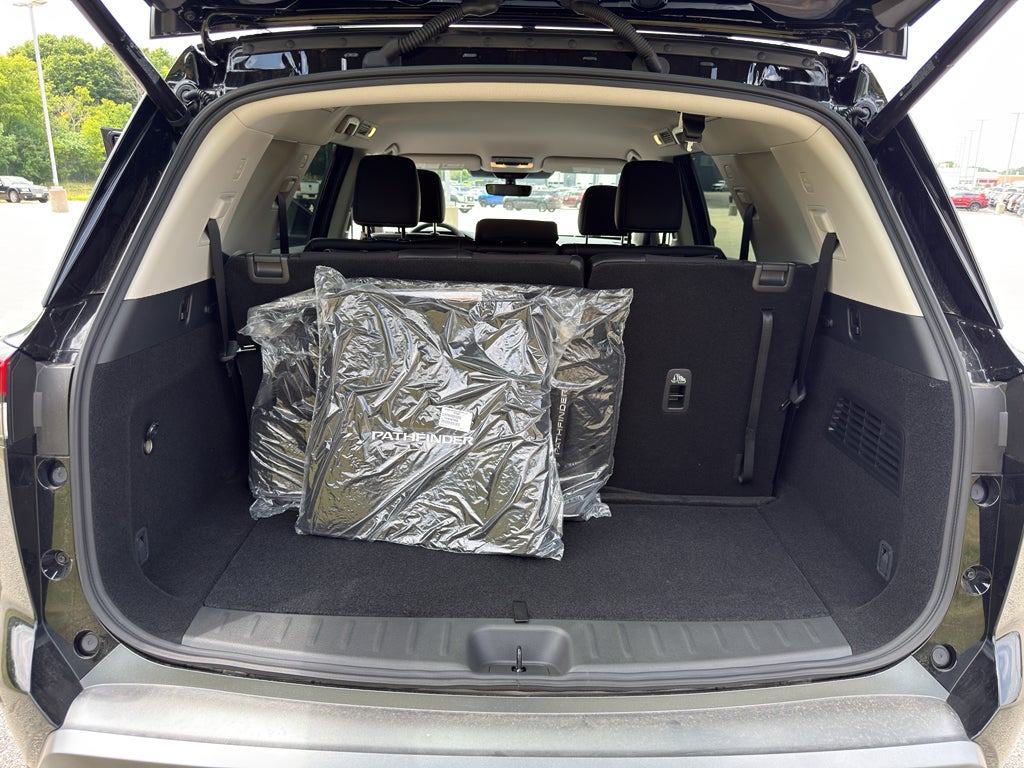 2026 Nissan Pathfinder SL 4WD