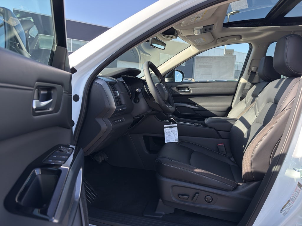 2026 Nissan Pathfinder SL 4WD