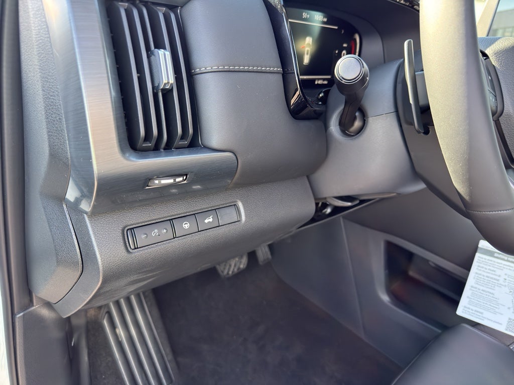 2026 Nissan Pathfinder SL 4WD