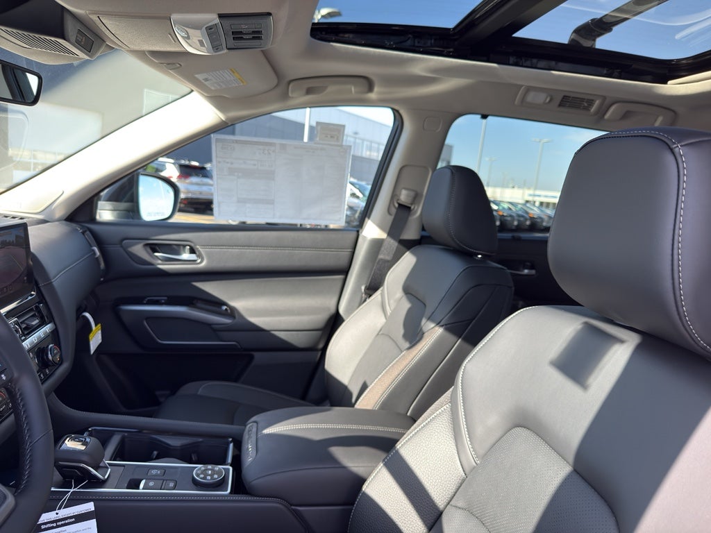 2026 Nissan Pathfinder SL 4WD