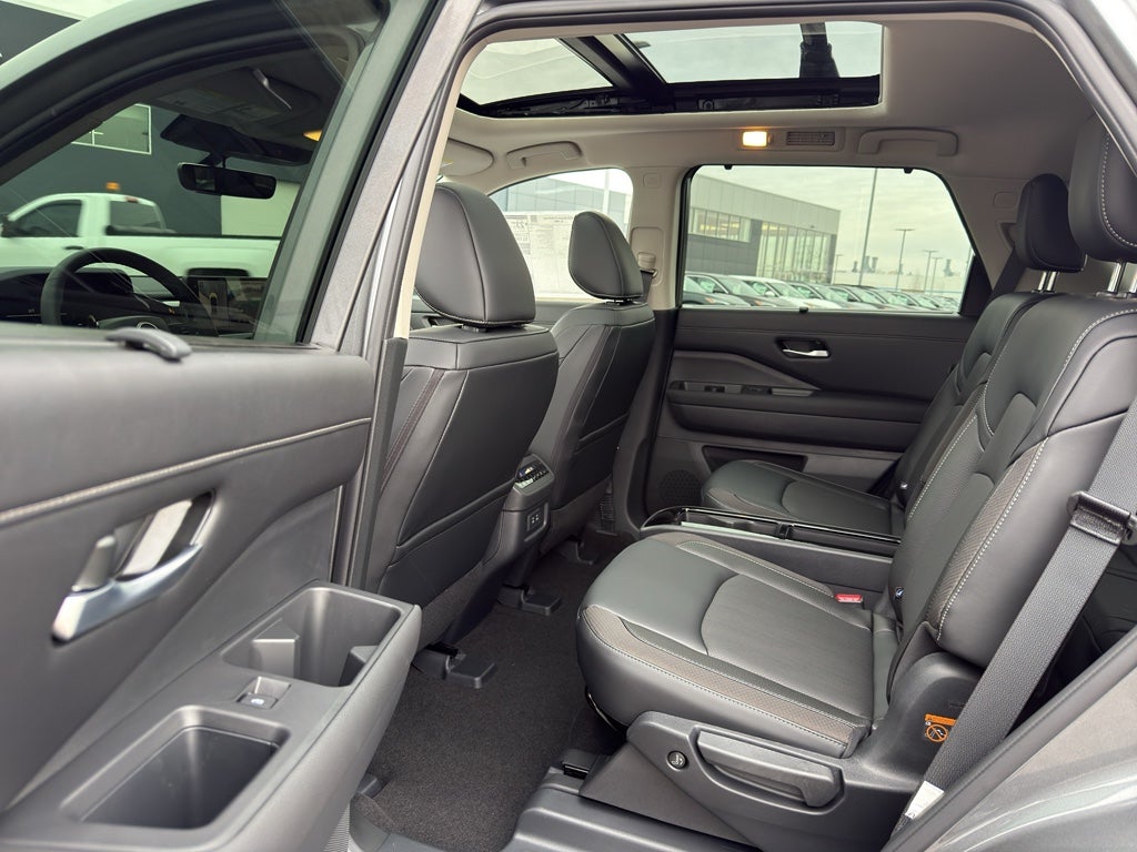 2026 Nissan Pathfinder SL 4WD