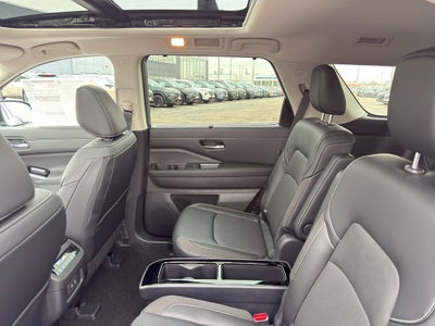 2026 Nissan Pathfinder SL 4WD