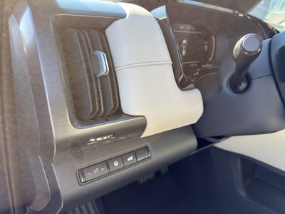 2026 Nissan Pathfinder SL 4WD