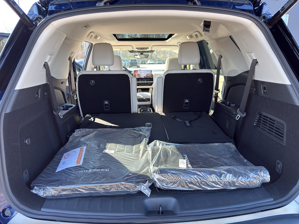 2026 Nissan Pathfinder SL 4WD