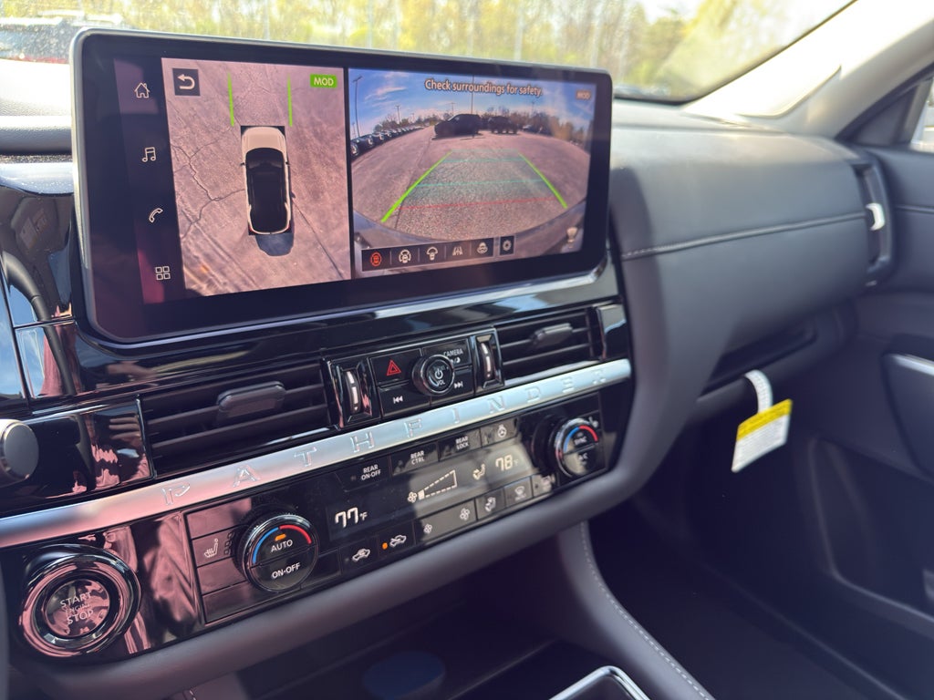2026 Nissan Pathfinder SL 4WD