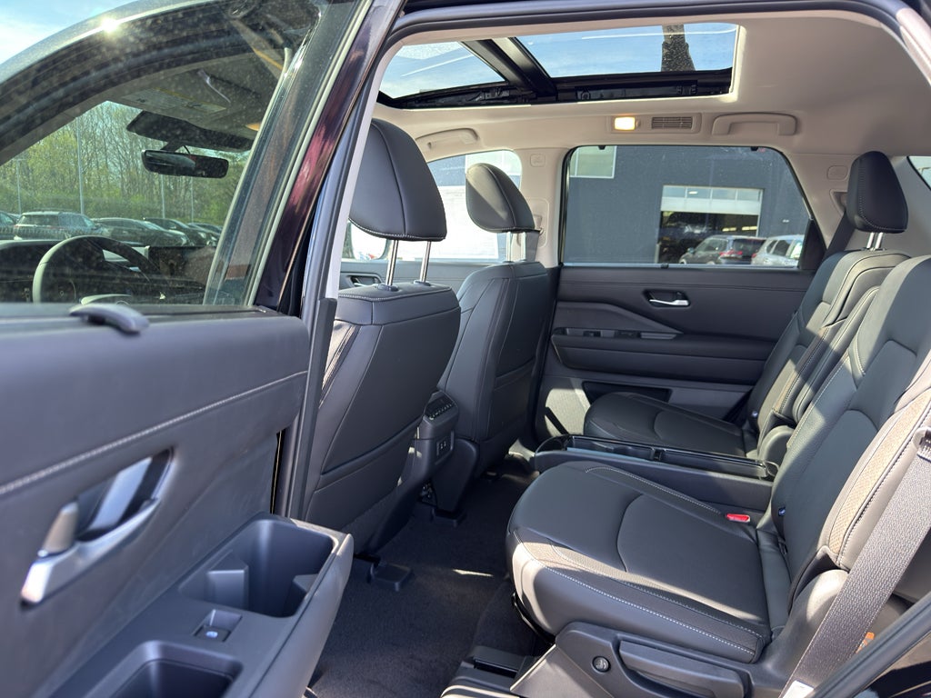 2026 Nissan Pathfinder SL 4WD