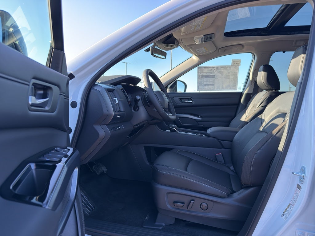 2026 Nissan Pathfinder SL 4WD