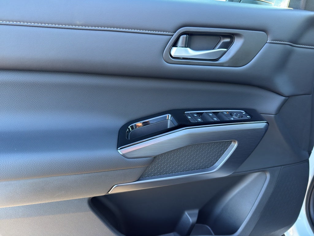 2026 Nissan Pathfinder SL 4WD