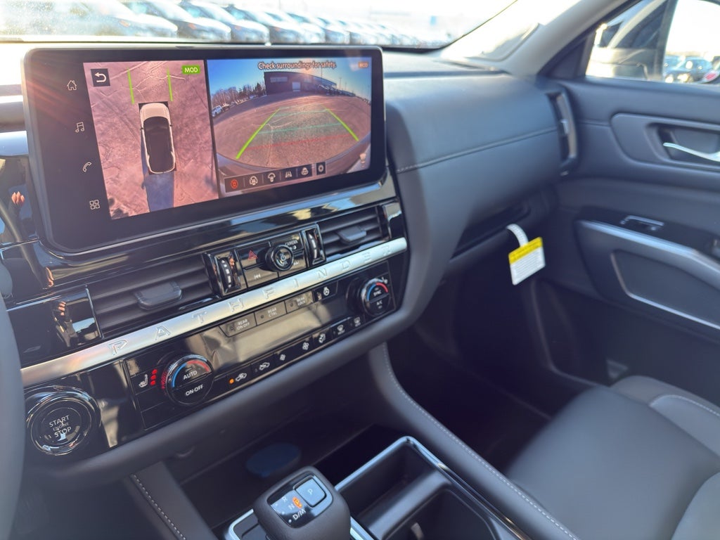 2026 Nissan Pathfinder SL 4WD