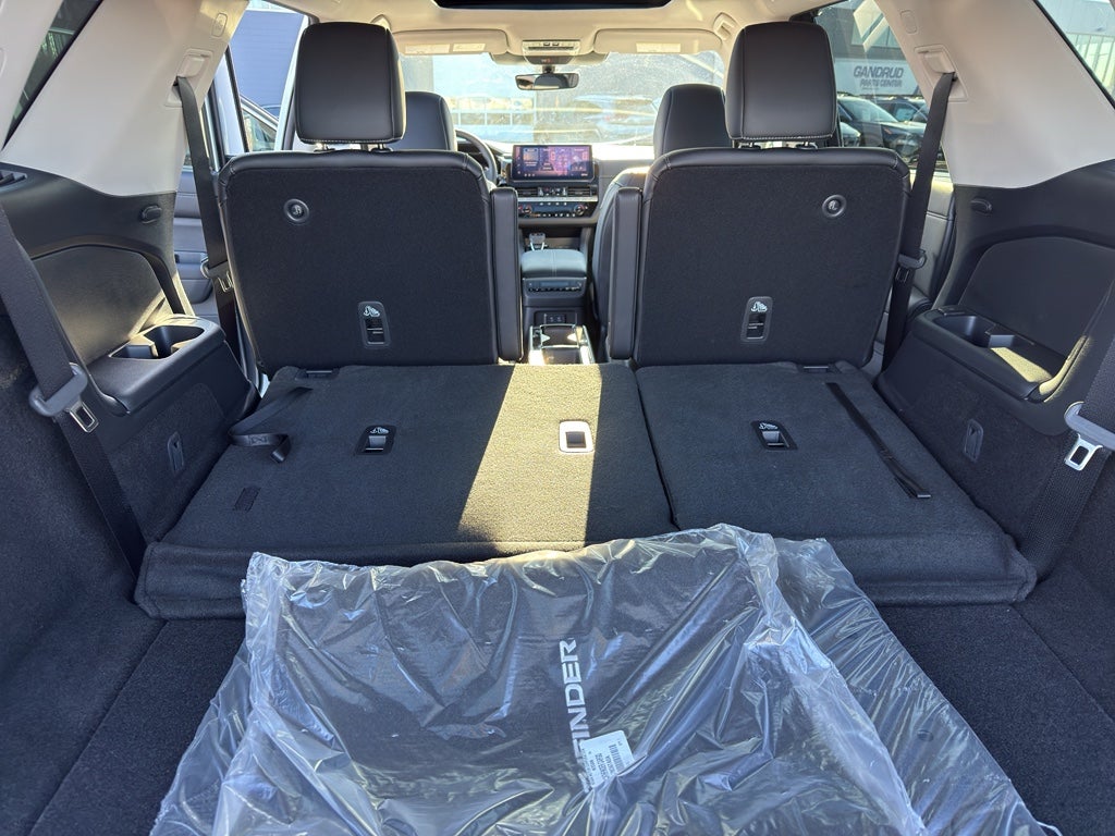 2026 Nissan Pathfinder SL 4WD