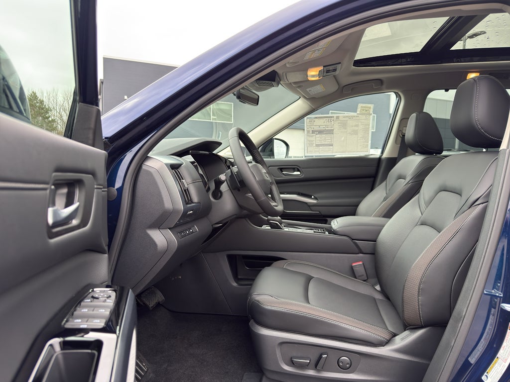 2026 Nissan Pathfinder SL 4WD