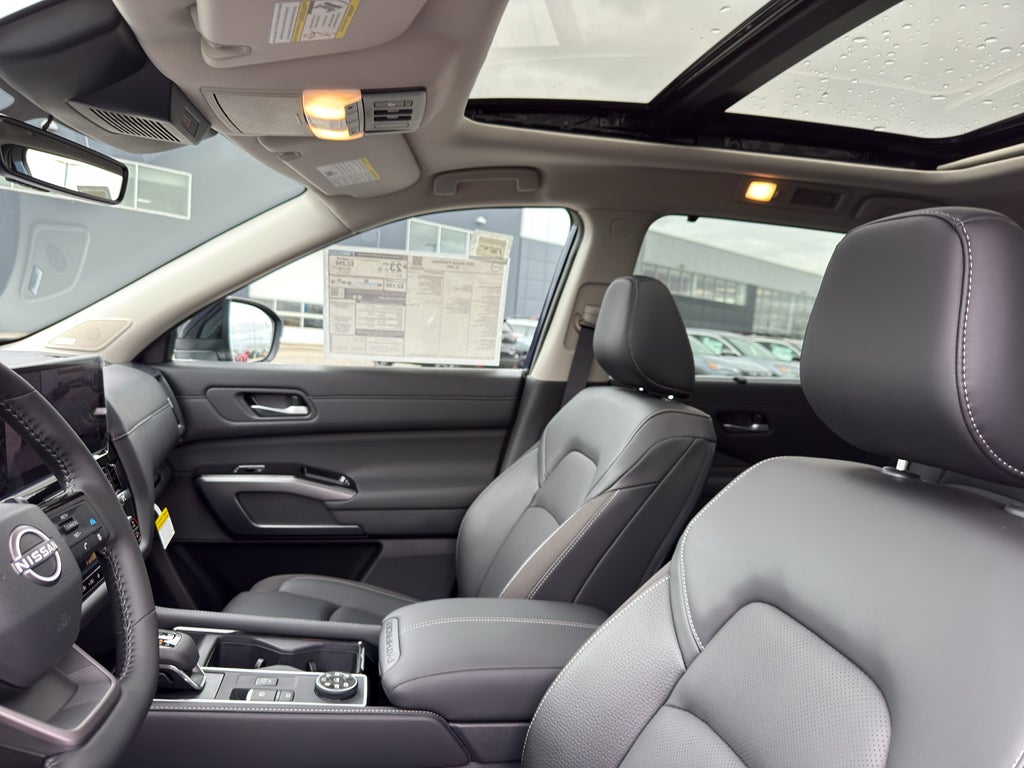 2026 Nissan Pathfinder SL 4WD