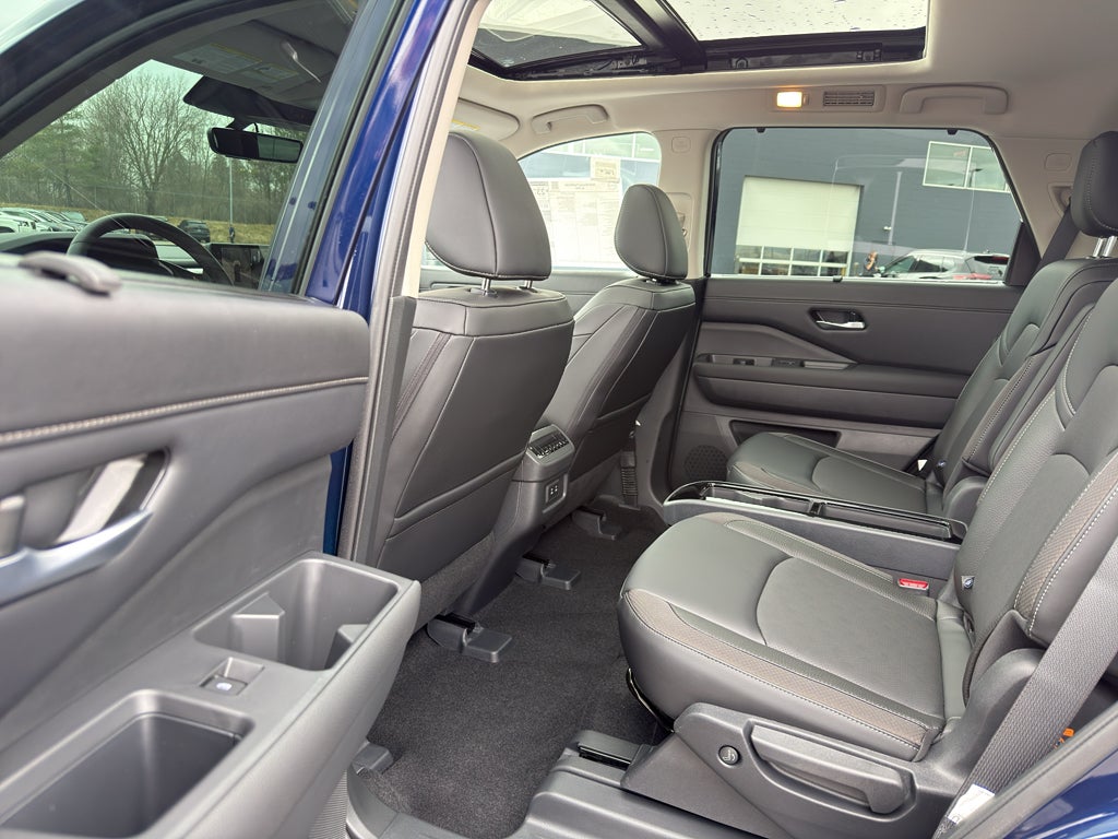 2026 Nissan Pathfinder SL 4WD