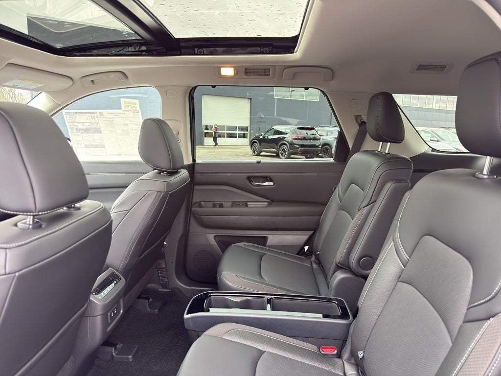 2026 Nissan Pathfinder SL 4WD