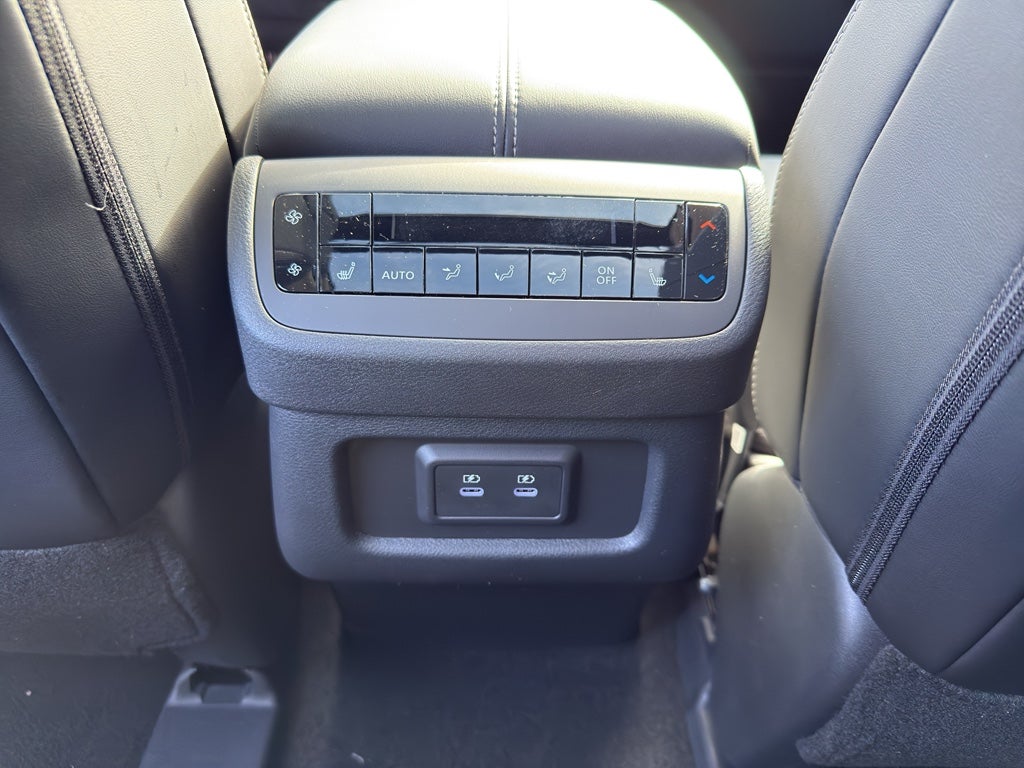 2026 Nissan Pathfinder SL 4WD