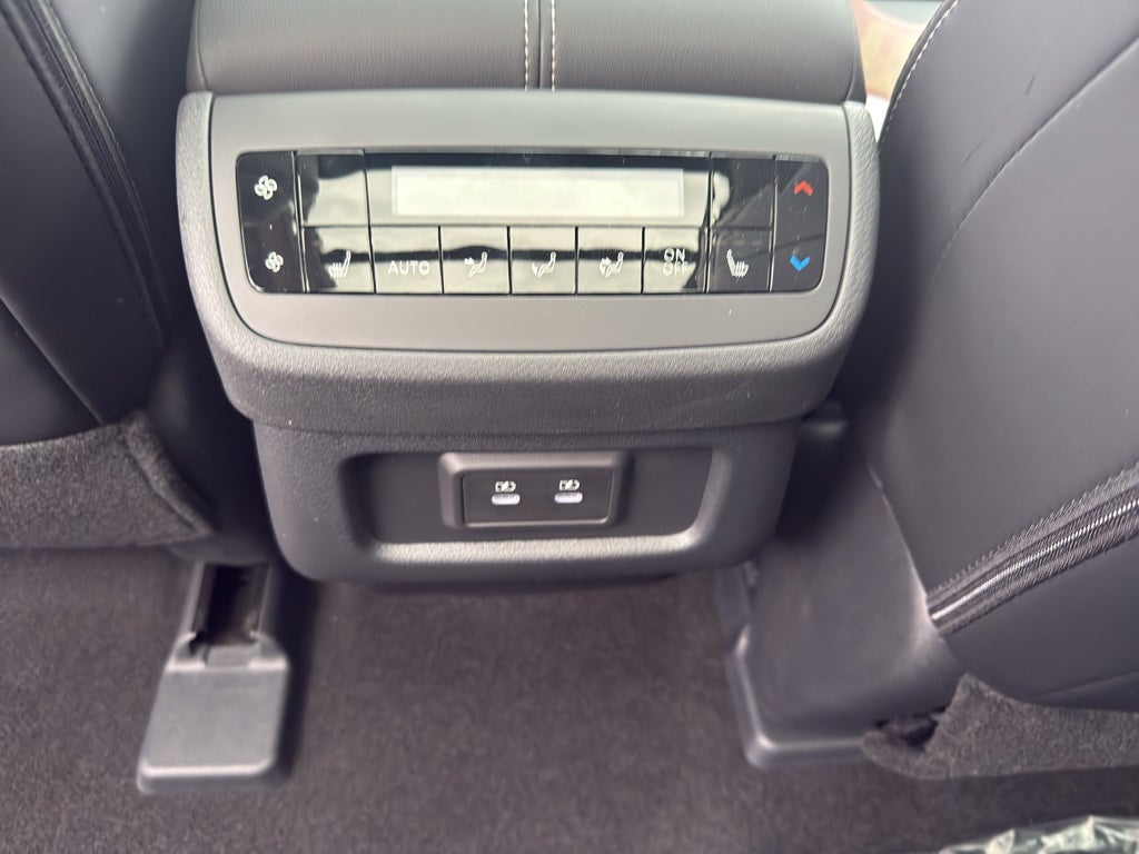 2026 Nissan Pathfinder SL 4WD