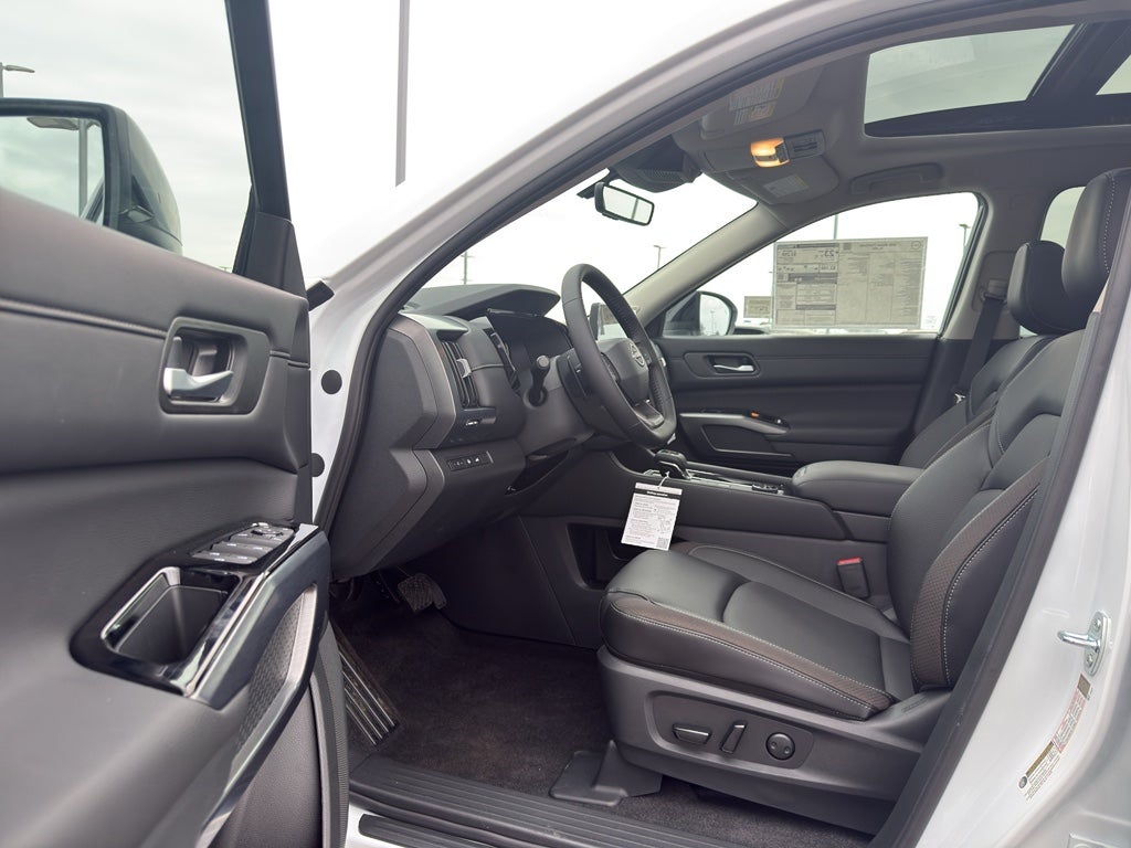 2026 Nissan Pathfinder SL 4WD