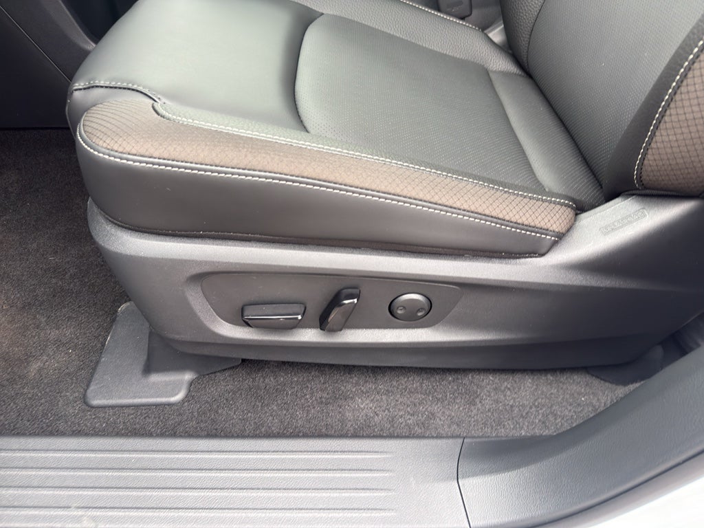 2026 Nissan Pathfinder SL 4WD