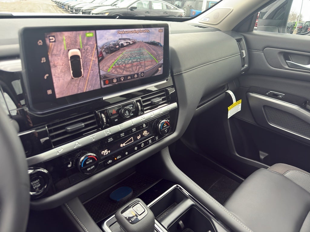 2026 Nissan Pathfinder SL 4WD