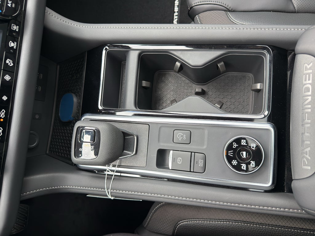 2026 Nissan Pathfinder SL 4WD