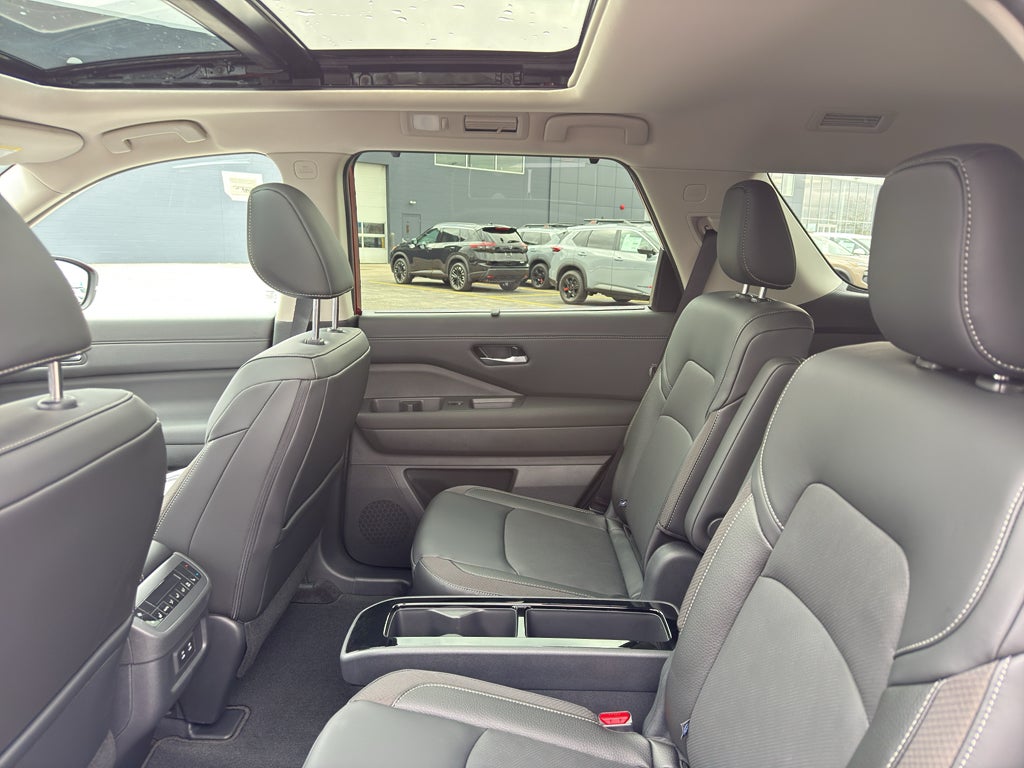 2026 Nissan Pathfinder SL 4WD