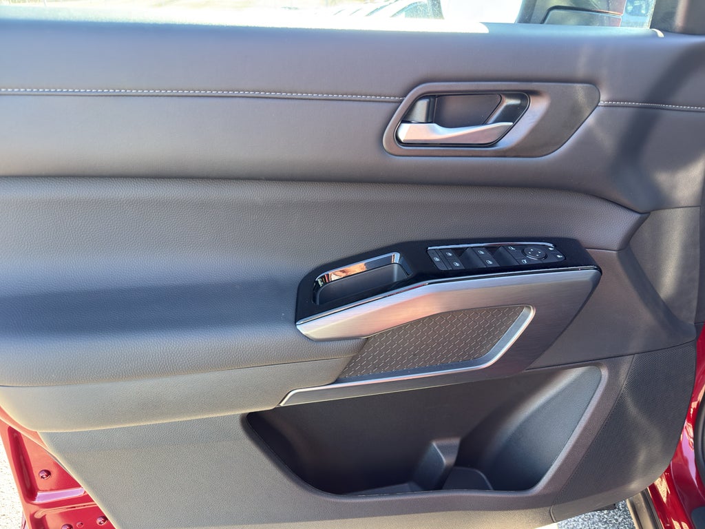 2026 Nissan Pathfinder SL 4WD