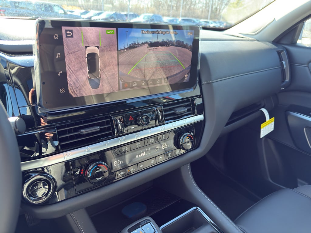 2026 Nissan Pathfinder SL 4WD