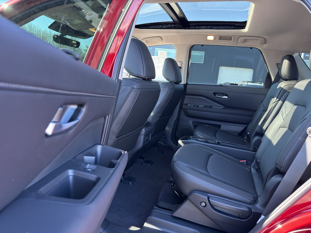 2026 Nissan Pathfinder SL 4WD