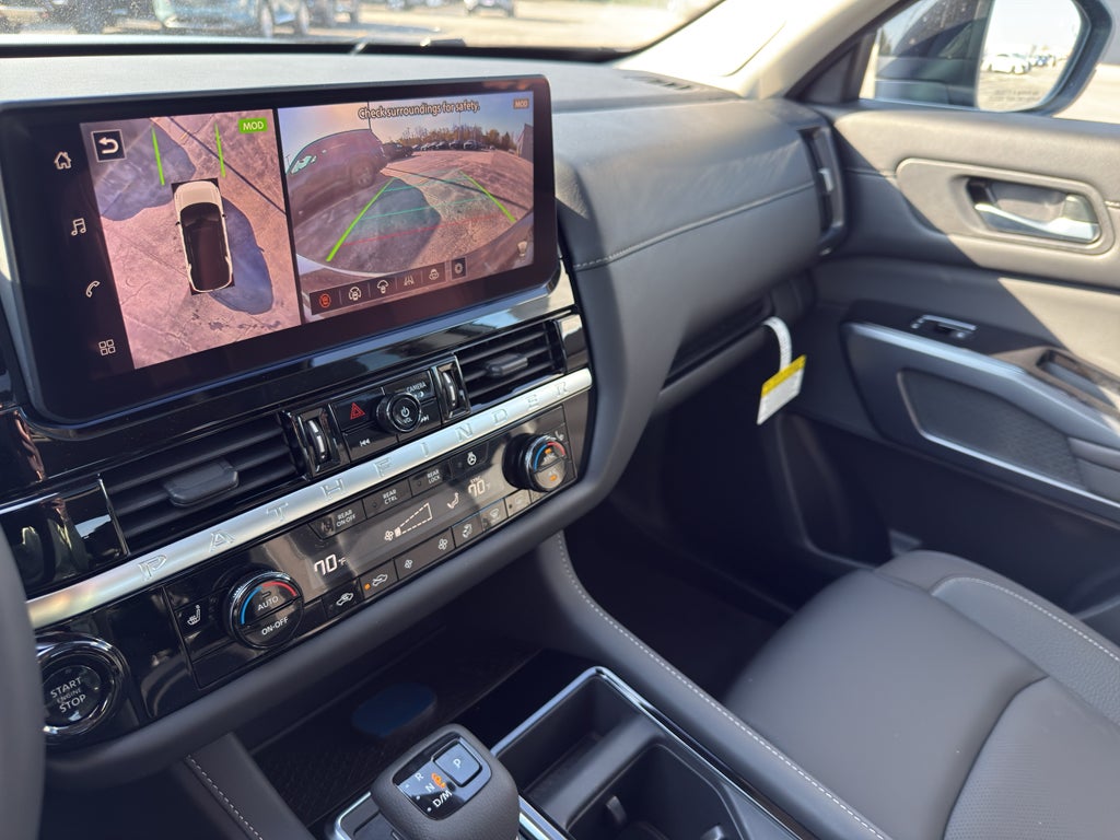 2026 Nissan Pathfinder SL 4WD