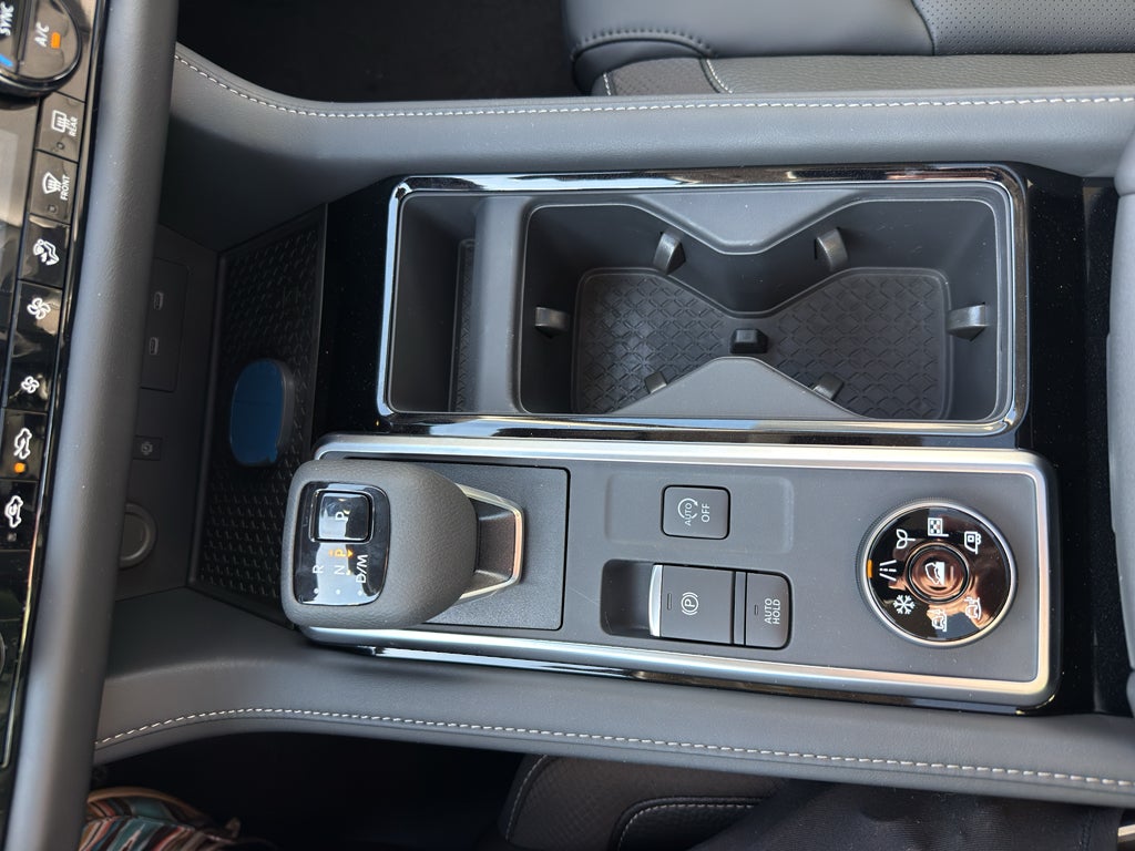 2026 Nissan Pathfinder SL 4WD