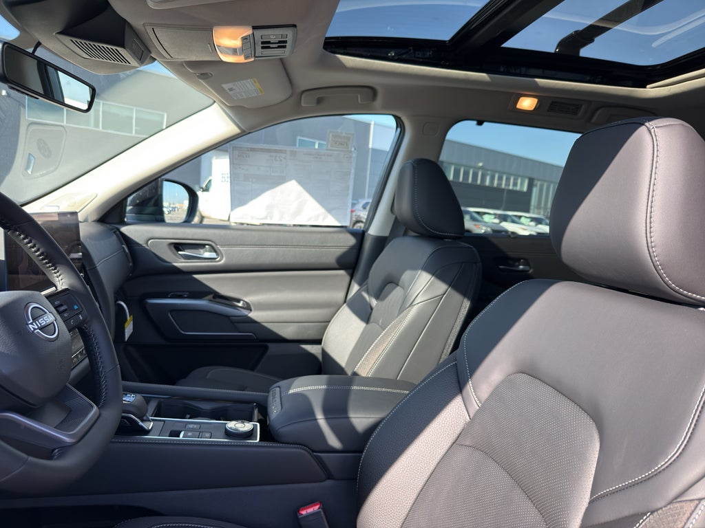 2026 Nissan Pathfinder SL 4WD
