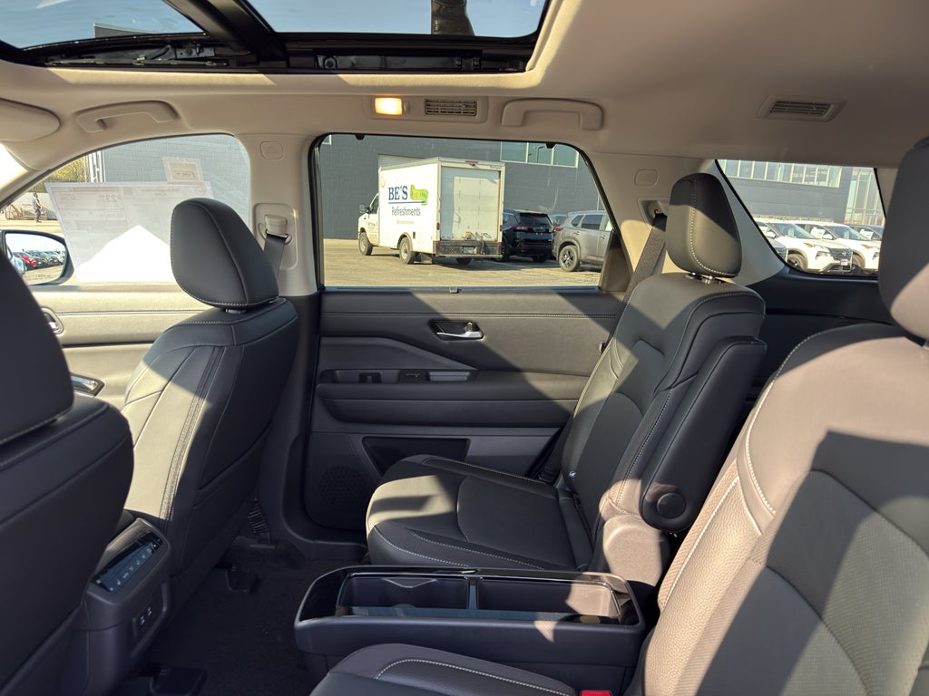 2026 Nissan Pathfinder SL 4WD
