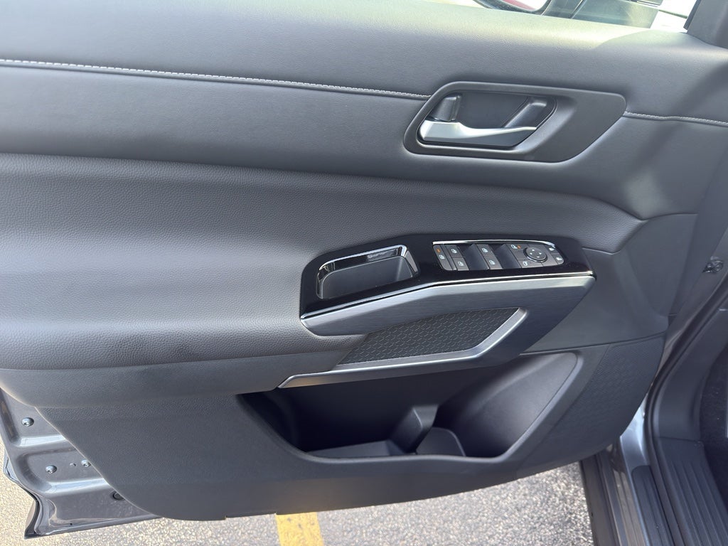 2026 Nissan Pathfinder SL 4WD